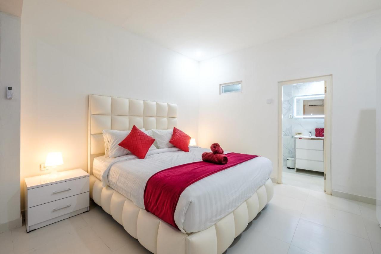 Luxury Minimalist Villa White Angel In Seminyak エクステリア 写真