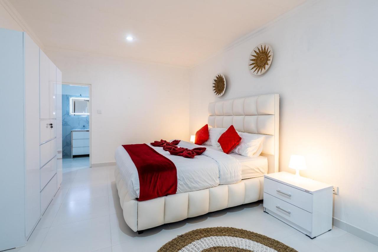 Luxury Minimalist Villa White Angel In Seminyak エクステリア 写真
