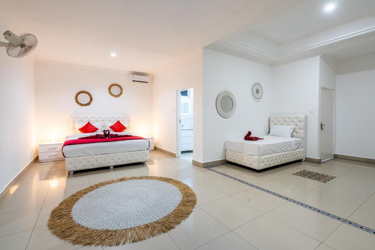 Luxury Minimalist Villa White Angel In Seminyak エクステリア 写真